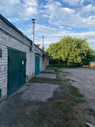 Продаю гараж є погріб розмір 6 на 4.5.Ціна договірна - фото 1