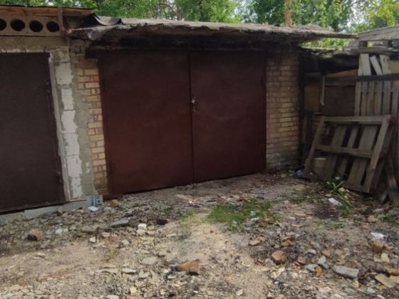 Цегляний гараж в Ірпені, вул. Садова Ірпінь