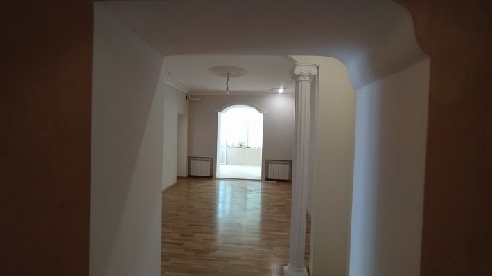 Продам трёхкомнатную квартиру в центре Корабельного района 90 м Индивидуальное отопление - фото 1