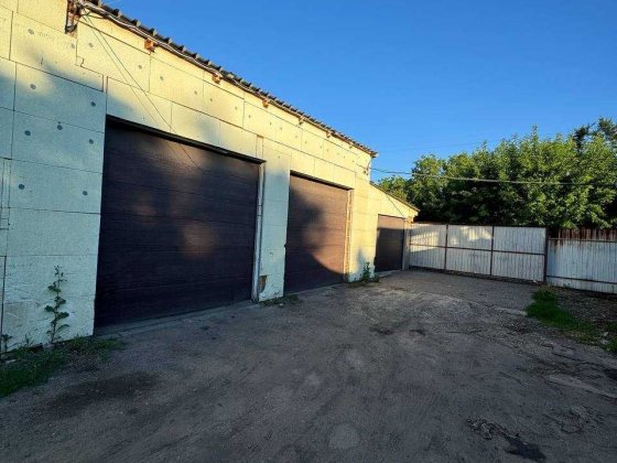 СДАМ  4 бокса с ямой и 2этажом Славянск
