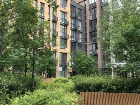 Продаж 2-к квартири вул. Салютна 2к Київ