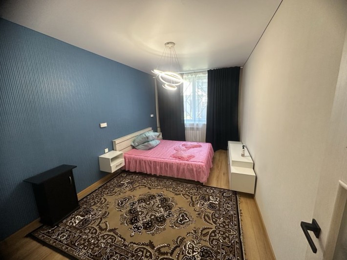 Сдам комнату в 3 комн квартире с Шикарним ремонтом - фото 1