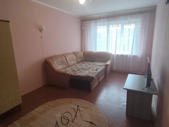 Здам окрему кімнату для хлопця  в 3 кімнатній квартирі , проживання без господаря, Сади 1 !