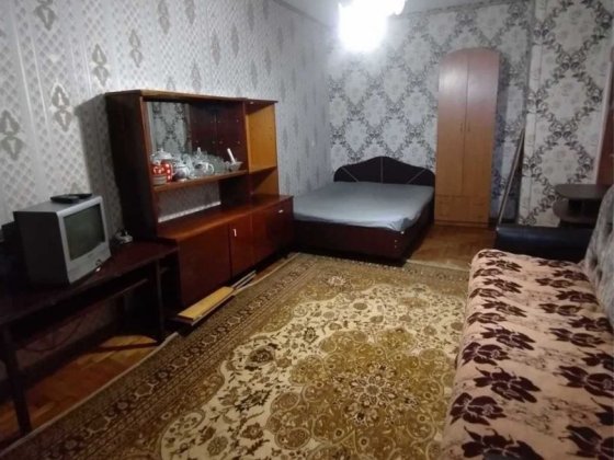 Зигіна. Здається кімната в гуртожитку. Одна людина Полтава