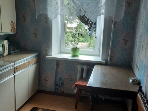 Здам кімнату в 3 к , р- н   Інст.Зв'язку   4000+ ком.послуги ! Полтава