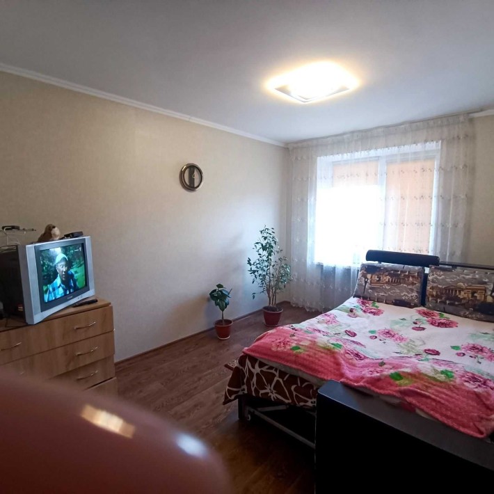 кімната у 2-кімнатній квартирі з ремонтом - фото 1