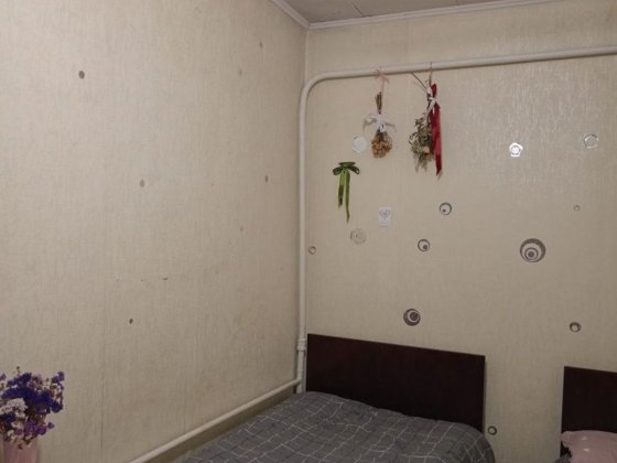 Здається місце в кімнаті для дівчини Винница