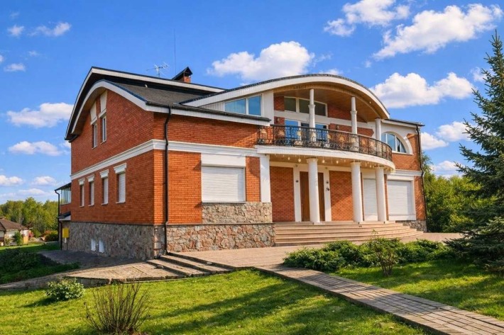 Оренда преміального заміського маєтку 840м² (ділянка 1,2 га)  біля лісу — с. Крушинка - фото 1