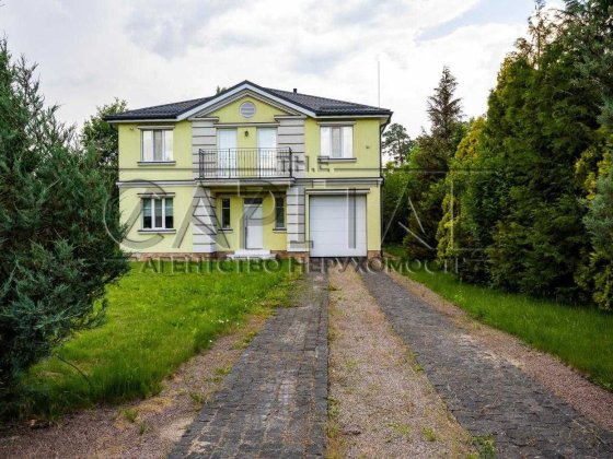 ПРОСТОРИЙ будинок 220 м2 25 соток сонячні батареї автономний скажина ПЛЮТИ Плюти