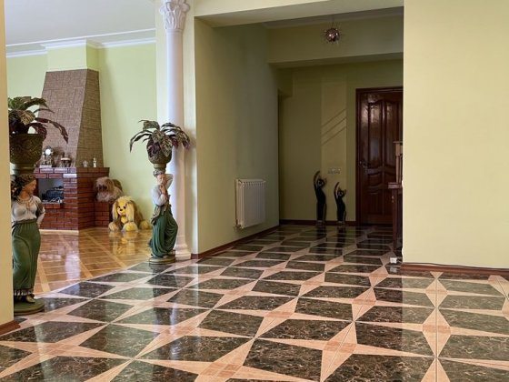 ОРЕНДА ПРОСТОРОГО БУДИНКУ 200 м.до ТРЦ ПОДОЛЯНИ Гаи-Гречинские