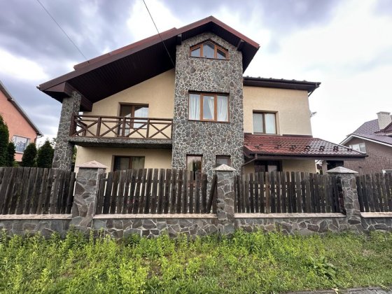 Оренда великого будинку із альтанкою, поряд ТРЦ Велес