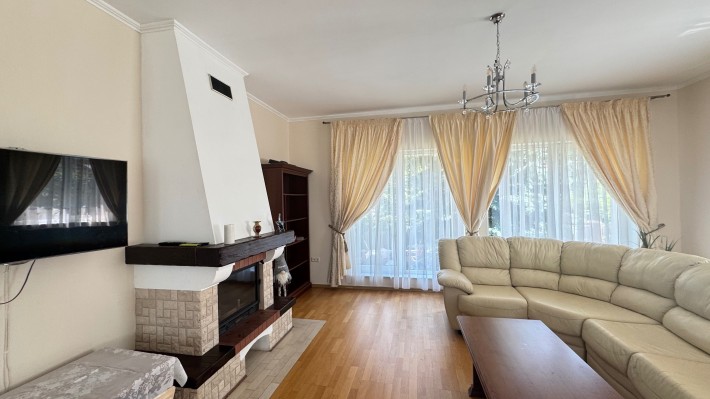 Петропавлівська Борщагівка  вул.Райдужна оренда будинку 252 кв.м. - фото 1