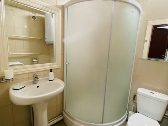 Власник! Квартира 30м2 з окремою спальнею, роздільне планування  Позняки Ахматової 16Б Київ