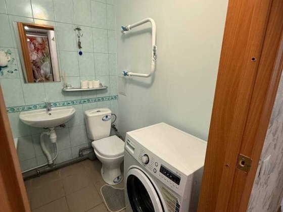 Своя квартира біля метро Киев