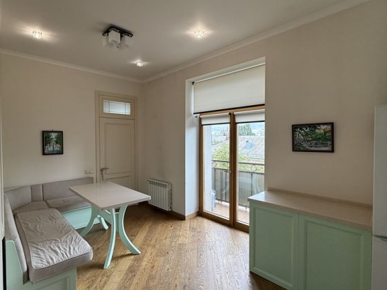 Квартира вул. Дмитра дорошенка ( Чогоріна), 55 м. Палац Украіни Київ