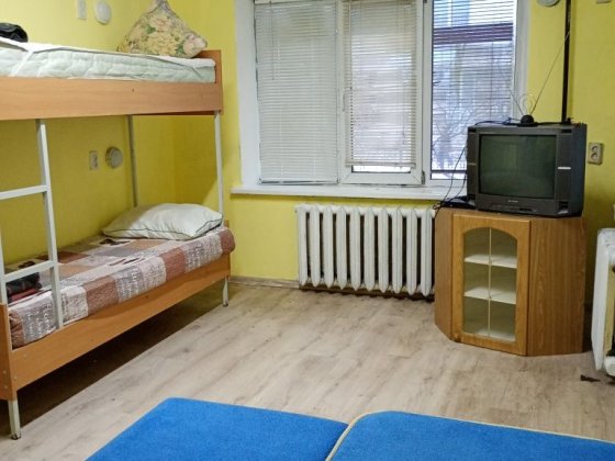 Здам двух кімнатну квартиру помісячно, роздільні кімнати, біля метро нивки в одній хвилині пішій дос Киев