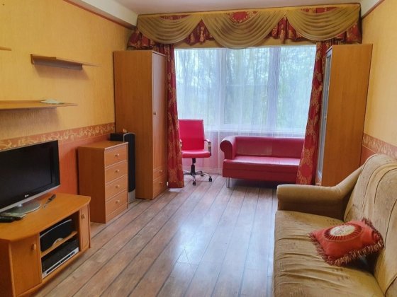 Здається 2х кімнатна Зодчих Киев