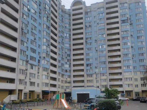 Продаж 2-к квартири вул. Бориспільська 12в