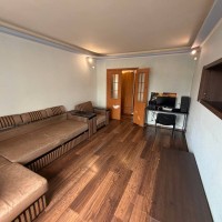 Продам 3 кімнатну квартиру 8\9 6 перемога. На Газу. Всі меблі і техніка, готова до заселення. Днепр