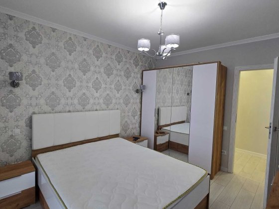 Оренда нової 2км квартири в центрі