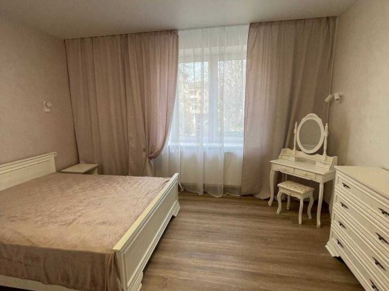 2к квартира з в центрі, вул. Франка, закрита територія
