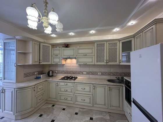 Оренда 2 кім. квартири, вул. Довга. Центр. Панорама Плаза.