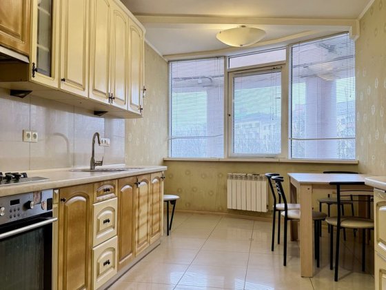 Оренда 6к, Центр, Соборності 50, велика 174м2