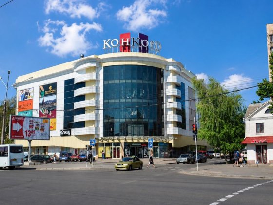 Двокімнатна квартира, світло не вимикають!