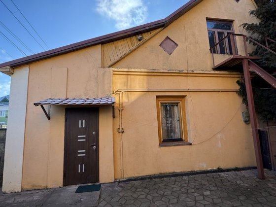 Двокімнатна частина будинку з автономкою на Теліги Рівне