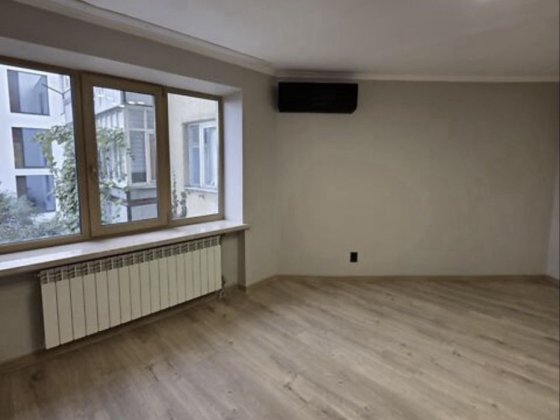 Оренда 4 кімнатної квартири вул.Володимирська,новий район Ужгород
