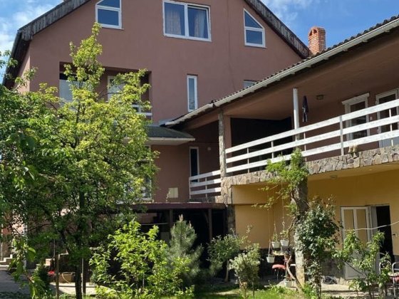 Оренда житла в окремій добудові до житлового будинку для сімʼї, бригади будівельників Ужгород