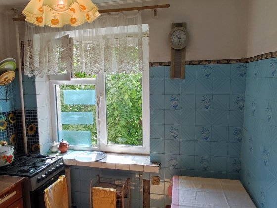 Здається 3-кімн.квартира на вул.Полєтаєва з меблями та технікою. Черновцы