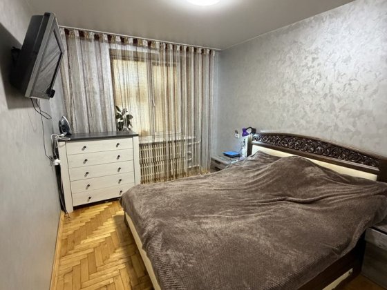 Простора 4-х кімнатна квартира в Тернополі район «Бам» 15 квітня з новітнім ремонтом та хорошими умо Тернопіль