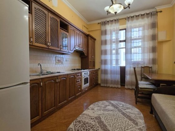 Оренда 2х НОВОБУДОВИ, 90м2! р-н ПАРКУ ШЕВЧЕНКА, КОНДИЦІОНЕР, необхідні МЕБЛІ та ТЕХНІКА, висота стел Чернівці