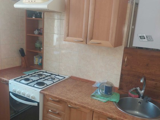 здається для сім"ї двокімнатна квартира в  районі Театральної площі Чернівці