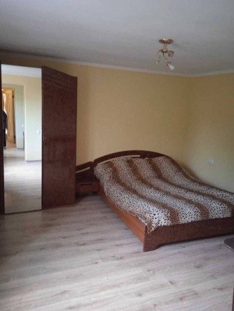 Оренда 2-кімнатної квартири в будинку! Двір місце під авто. - фото 1