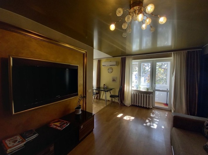 Продам 2 х кім квартиру в Центрі! - фото 1