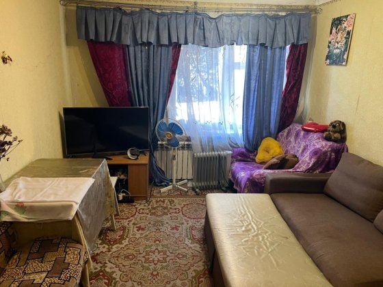 Продам кімнату в гуртожитку.Продаж від власника.Готова працювати з е відновленням.м.Суми проспект Ше Сумы