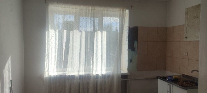 Продається  1 кімнатна квартира у гуртожитку - фото 1
