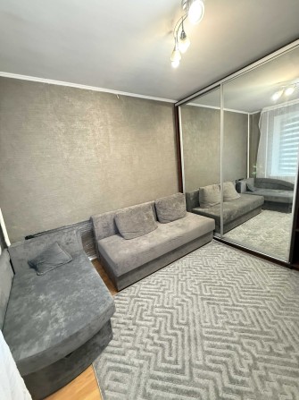 Продаж, кімната в гуртожитку, ремонт, меблі - фото 1