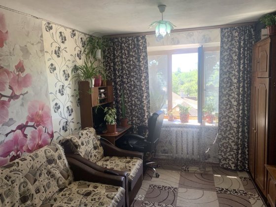 Продаю ВЕЛИКУ кімнату/квартиру 21м2 Просп.Перемоги 3/5к. Рн ЦЕНТР. Поряд ринок20шк. Чернигов