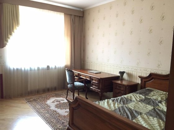 Продаж 3-к квартири просп. Володимира Івасюка 10а