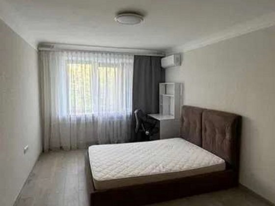 Продаж 1-кімнатної квартири на Подолі, вул. Юрківська, 18. Київ