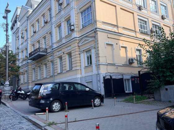 БЕЗ КОМІСІЇ! Офіс 295 м² вул. Грушевського/ЦЕНТР