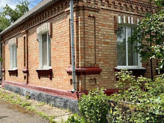 Продається гарний, добротний будинок  в с. Семенівка, Бердичівського району Бердичев