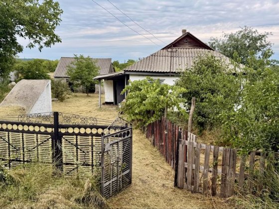 Дім в селі, дім с. Оліївка, 15 км від Олександрії, дім 50 м.кв, електроенргія, вода у діорі, 25 сото Олександрія