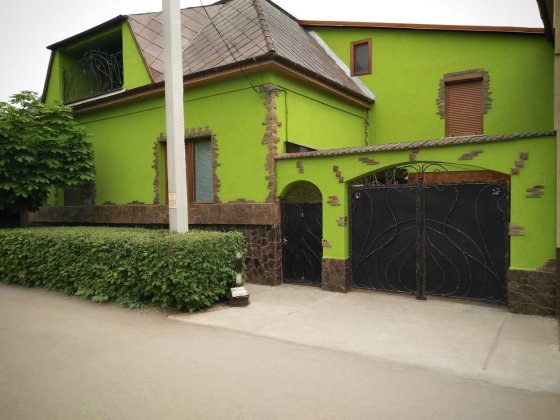 Елітний будинок у САМОМУ ЦЕНТРІ МІСТА • 140 м² • Тераса • Гараж • Євроремонт • Ідеально для життя та Берегово