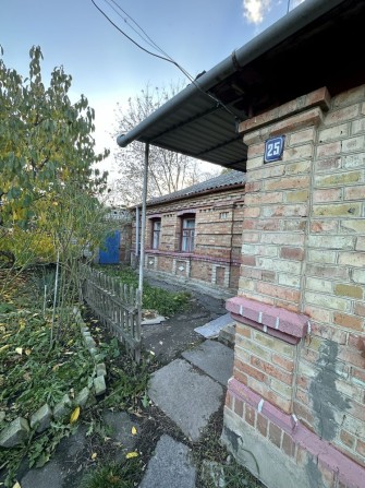 Продам частину будинку, земельну ділянку - фото 1