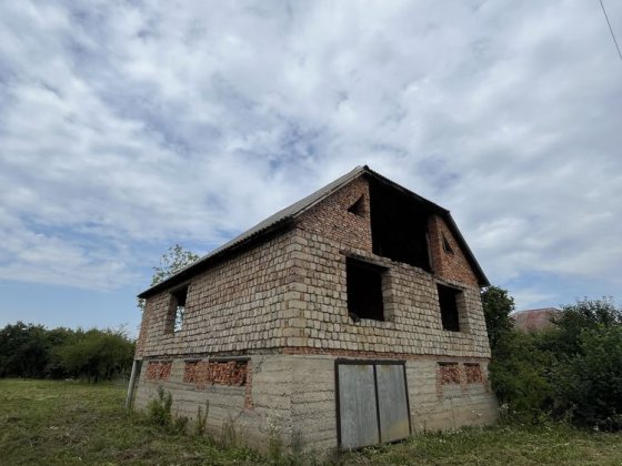 Недобудова 130 м2 приват ділянка 10 соток Берегово вул. Буча Берегово