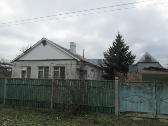 Продам частину будинку по вул. Тітова ( район Дитячої лікарні)